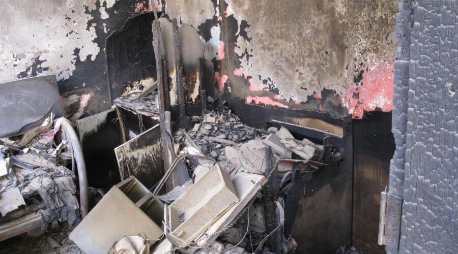 Why choose Ironclad Restoration for water damage restoration in Northolt